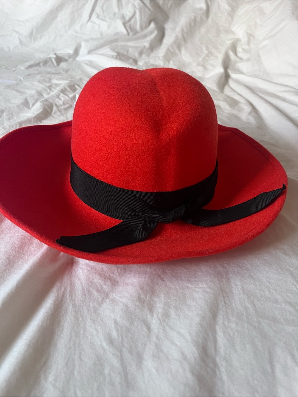 Vintage Boutique Kates Canada Red Wool Felt Wide Brim Bow Hat